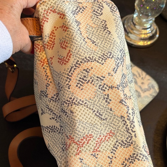 Tory Burch dot mosaic backpack!! Cream and Tan bag zipper compartment - Picture 6 of 8